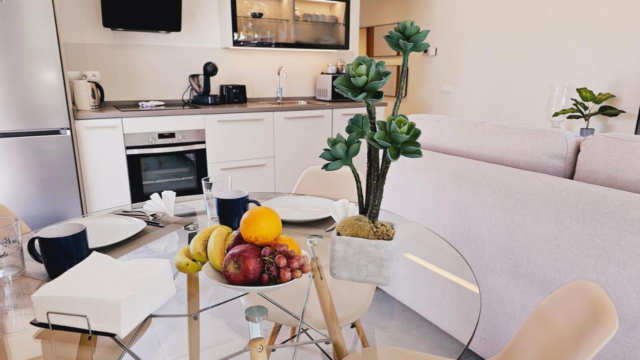 Nogalera Quintessence Apartment With Private Parking By Namaste Elite Τορρεμολίνος Εξωτερικό φωτογραφία